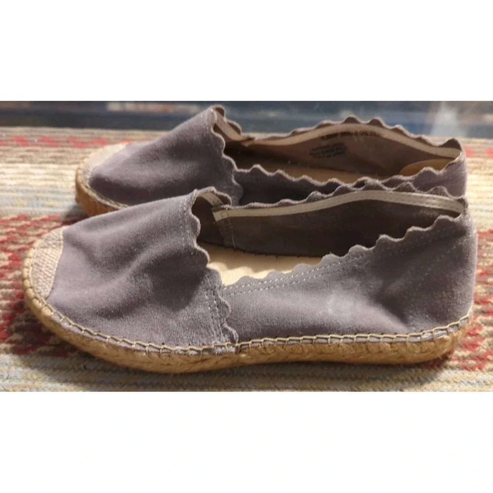 Macarena NWOB Gray Suede Scalloped Espadrille Shoe 37 US 6.5 Jute Hand Sewn Grey